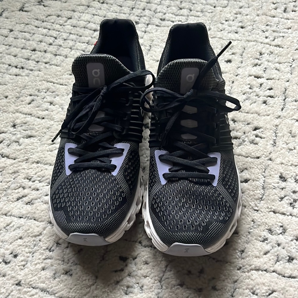 On Cloudswift Sneaker
